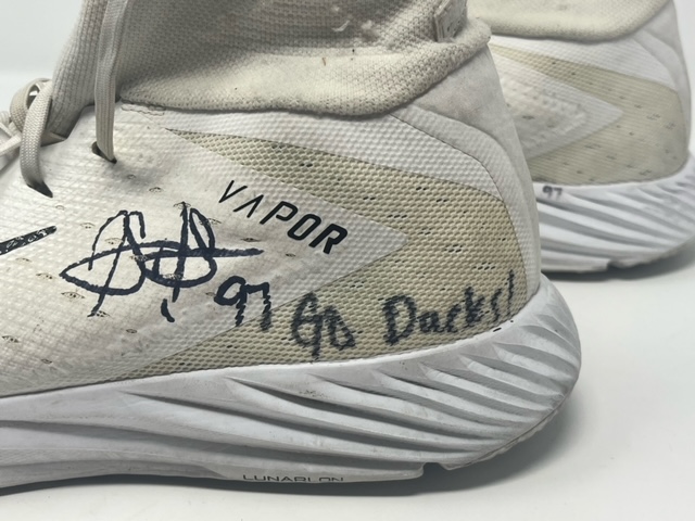 Jalen Jelks Autographed Player Worn Oregon Ducks NIKE VPR Football Turf  Shoes - Got Memorabilia