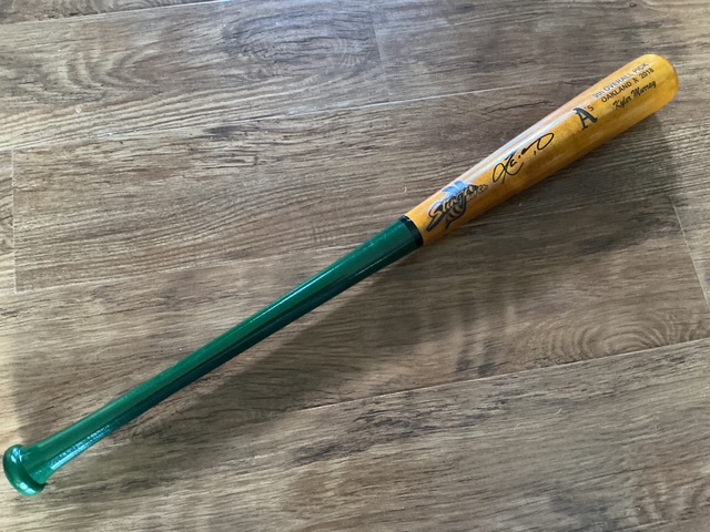 Rare Kyler Murray Autographed NFL QB Oakland Athletics 2018 MLB Draft Stinger Bat Beckett